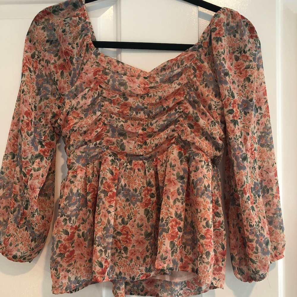 American Eagle Cropped Floral Blouse - Pink/Cream